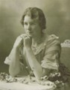 Lucia McCAUSLAND