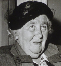 Dorothy Scott OLIVER