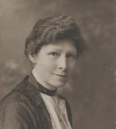 Laura Annie HAMMOND